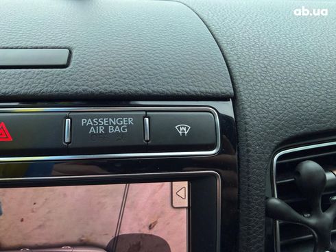 Volkswagen Touareg 2017 черный - фото 27