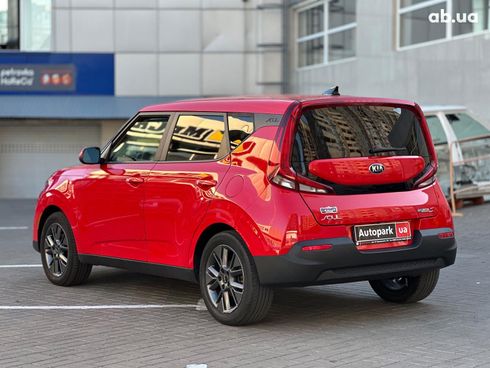 Kia Soul 2021 красный - фото 6