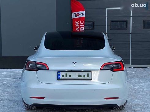 Tesla Model 3 2019 - фото 9