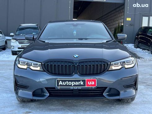 BMW 3 серия 2020 серый - фото 2