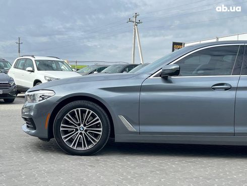 BMW 5 серия 2019 серый - фото 3