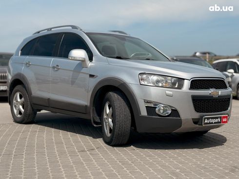 Chevrolet Captiva 2011 серый - фото 11