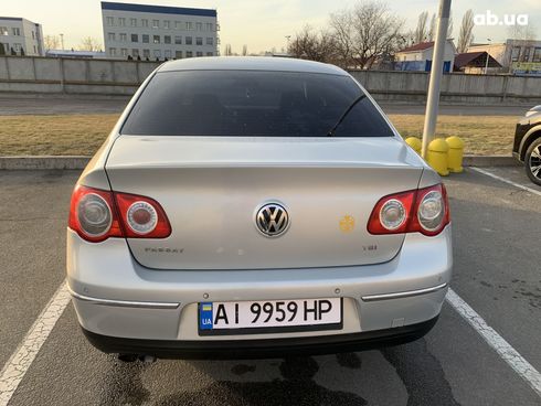 Volkswagen Passat 2010 серый - фото 4