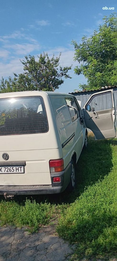 Volkswagen Transporter 2001 белый - фото 5