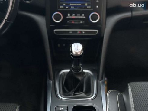 Renault Megane 2017 - фото 23