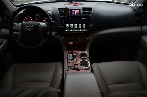 Toyota Highlander 2008 серый - фото 9