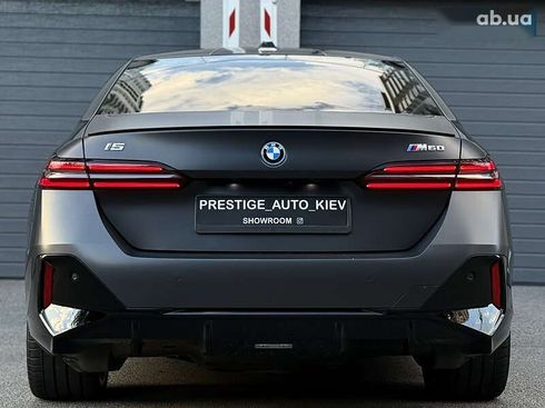 BMW i5 2023 - фото 17
