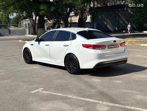 Kia Optima 2016 белый - фото 3