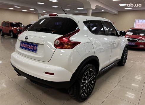 Nissan Juke 2012 белый - фото 5