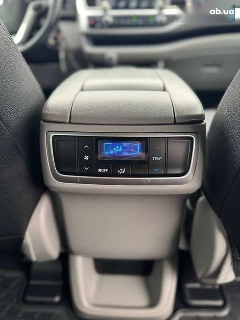 Toyota Highlander 2017 - фото 17