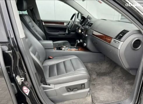 Volkswagen Touareg 2005 черный - фото 5