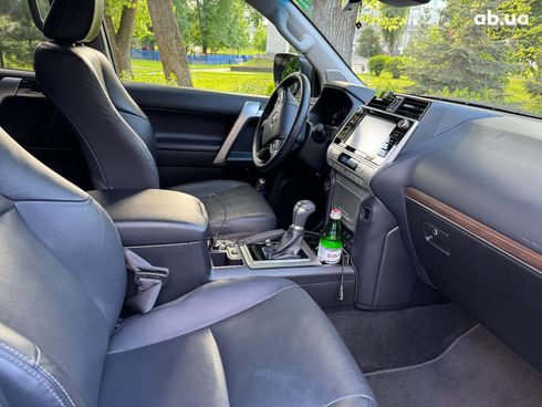 Toyota Land Cruiser Prado 2020 белый - фото 23