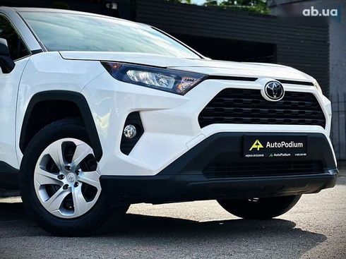 Toyota RAV4 2022 - фото 8