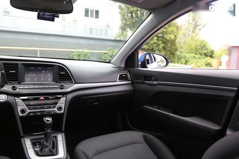 Hyundai Elantra 2016 - фото 15