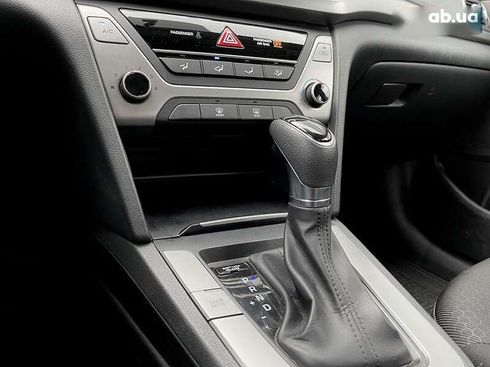 Hyundai Elantra 2018 - фото 24