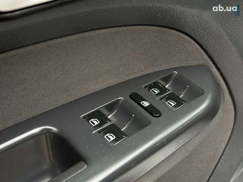 Volkswagen Touran 2013 - фото 19