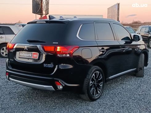 Mitsubishi Outlander 2018 черный - фото 16