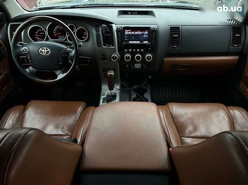 Toyota Sequoia 2010 - фото 11