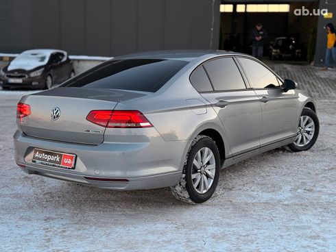 Volkswagen Passat 2016 серый - фото 11