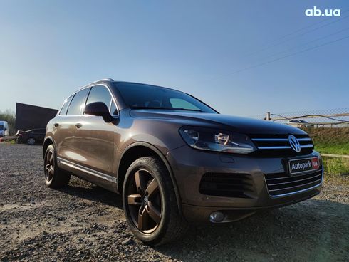 Volkswagen Touareg 2011 коричневый - фото 3