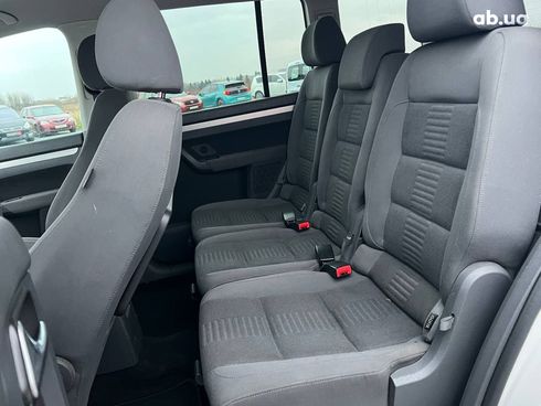 Volkswagen Touran 2009 белый - фото 34