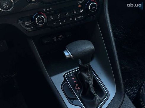 Kia Niro 2017 - фото 11