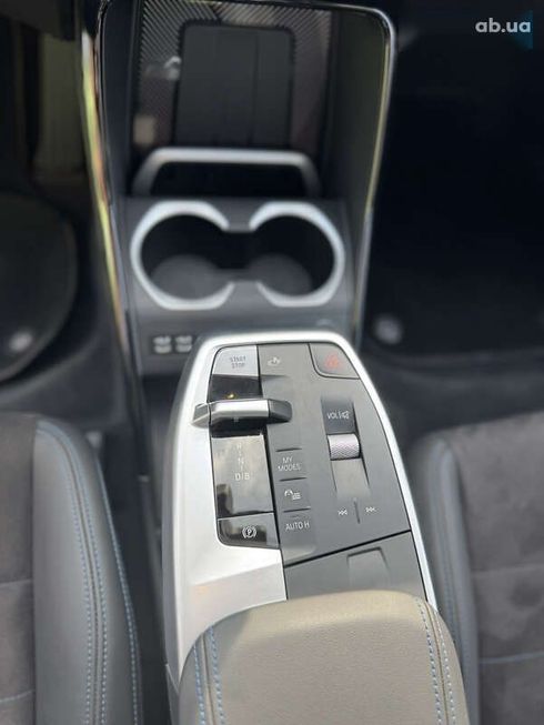 BMW iX1 2023 - фото 30