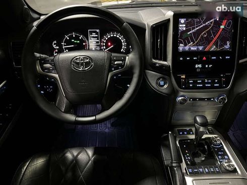 Toyota Land Cruiser 2017 - фото 28