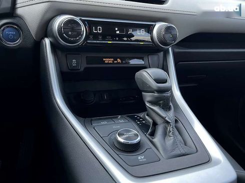 Toyota RAV4 2020 - фото 20