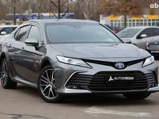 Продаж вживаних Toyota Camry 2022 року - купити на Автобазарі