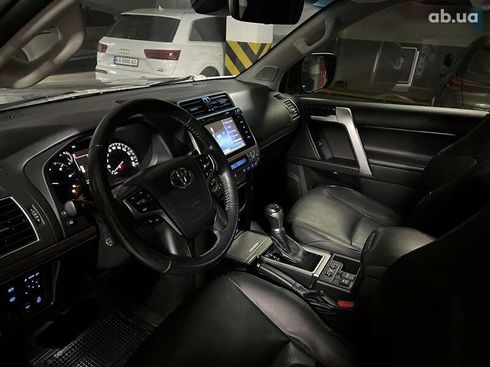 Toyota Land Cruiser Prado 2018 - фото 24