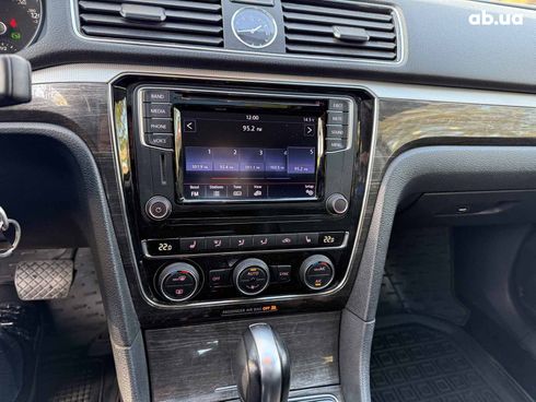 Volkswagen Passat 2016 красный - фото 14