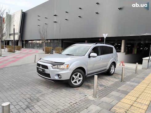 Mitsubishi Outlander XL 2011 - фото 9