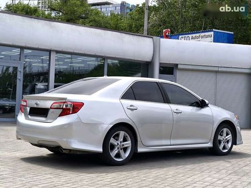 Toyota Camry 2013 - фото 6