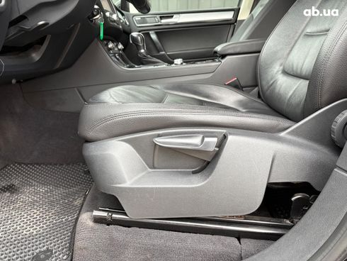 Volkswagen Touareg 2015 черный - фото 21