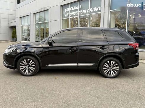 Mitsubishi Outlander 2019 - фото 4