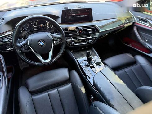 BMW 5 серия 2017 - фото 10