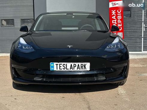 Tesla Model 3 2022 - фото 2