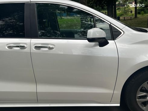 Toyota Sienna 2023 белый - фото 27