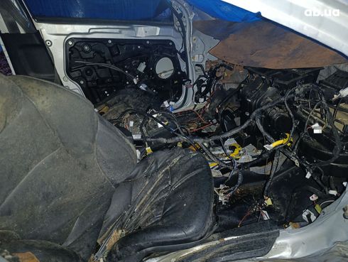 Hyundai Sonata 2010 серебристый - фото 7