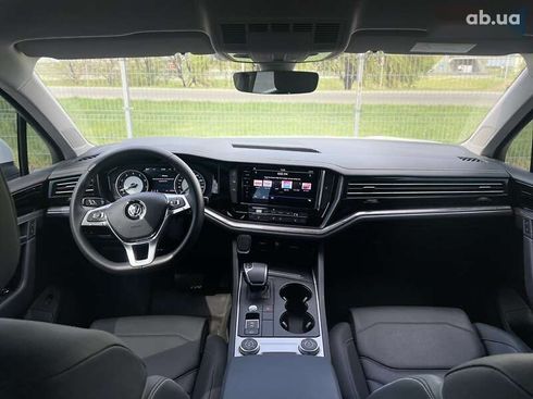 Volkswagen Touareg 2020 - фото 17