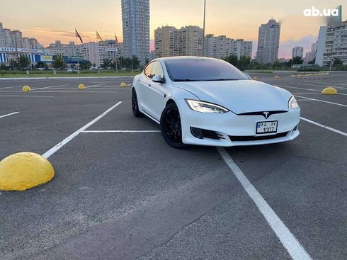 Tesla Model S 2016 - фото 11