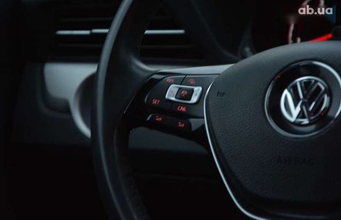 Volkswagen Passat 2021 - фото 28