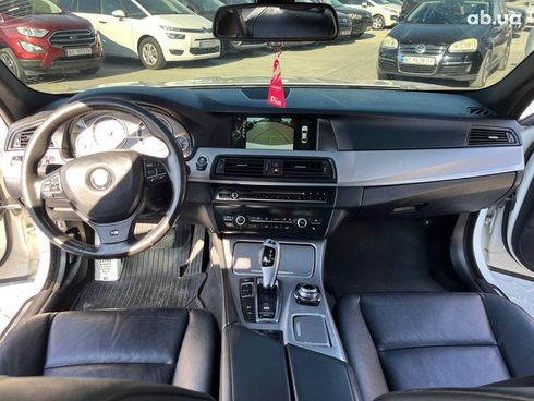 BMW 5 серия 2013 белый - фото 33