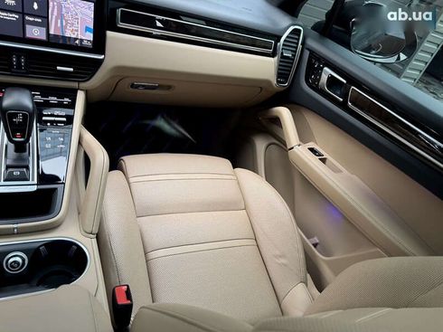 Porsche Cayenne Coupe 2019 - фото 19