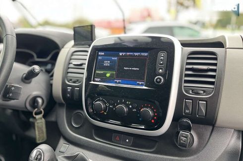 Renault Trafic 2017 - фото 25