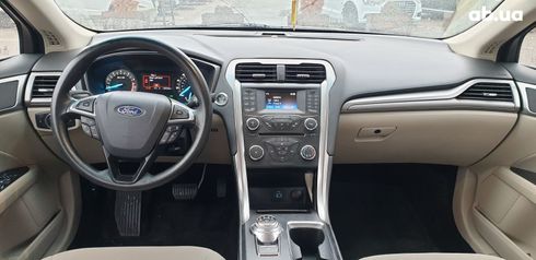 Ford Fusion 2017 бежевый - фото 10