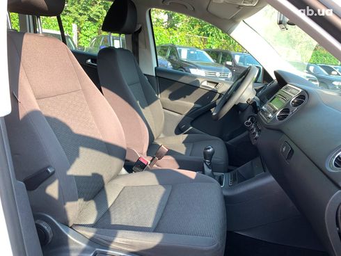 Volkswagen Tiguan 2012 белый - фото 25