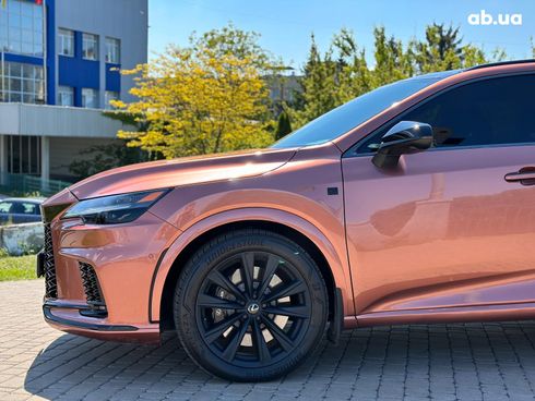 Lexus RX 2023 оранжевый - фото 5