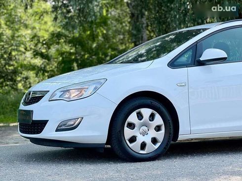 Opel Astra 2011 - фото 12